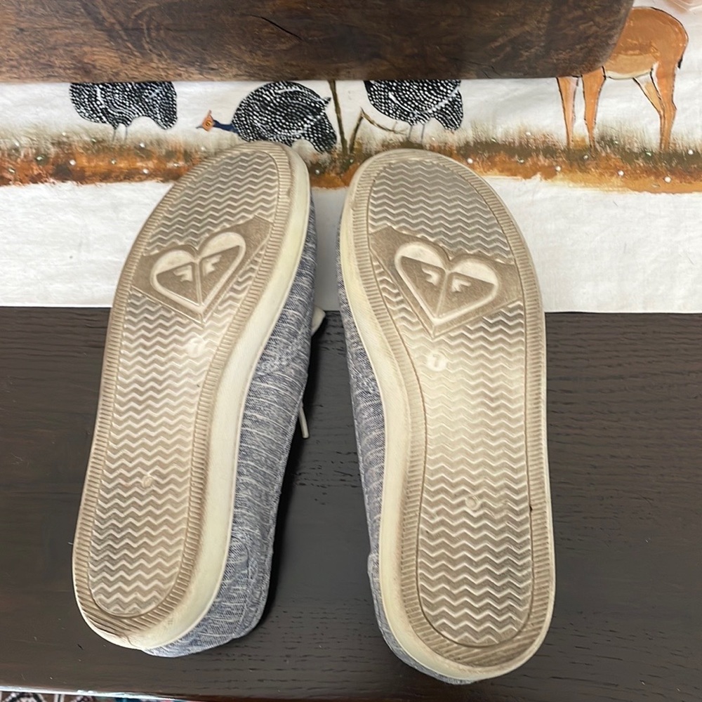 Adorable Roxy shoes 👟 - Picture 2 of 6